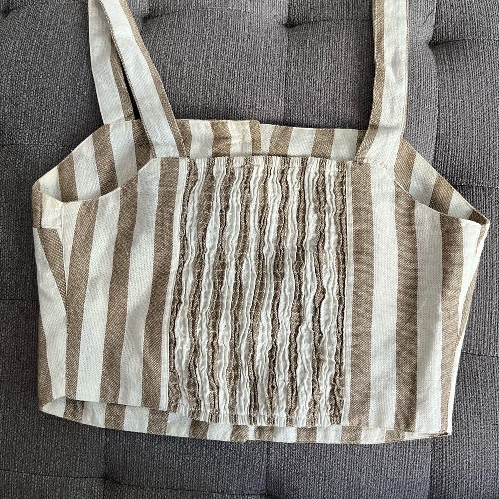 Button Down Crop Top - Picture 2 of 6